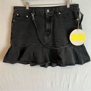 Mother Snacks! High Waisted Twizzy Pleated Skirt Mouthwatering In Black Size 32